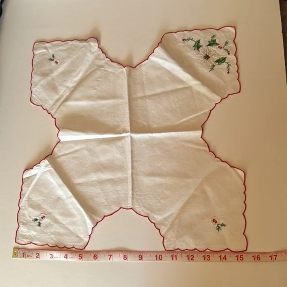 VINTAGE- Embroidered, Hand made, Bread Basket Cover/Liner. Xmas. Holly.‎